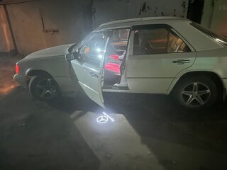 1992 Mercedes-Benz E-Класс 220 I (W124), белый, 450000 рублей, вид 4