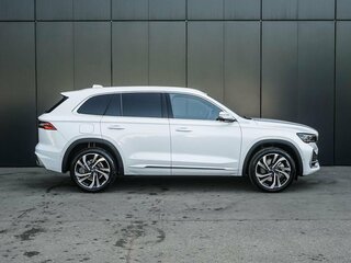 2026 Geely Monjaro I, белый, 4954990 рублей, вид 3
