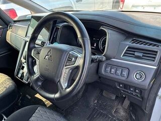 2022 Mitsubishi Delica D:5 I Рестайлинг, белый, 2385999 рублей, вид 3