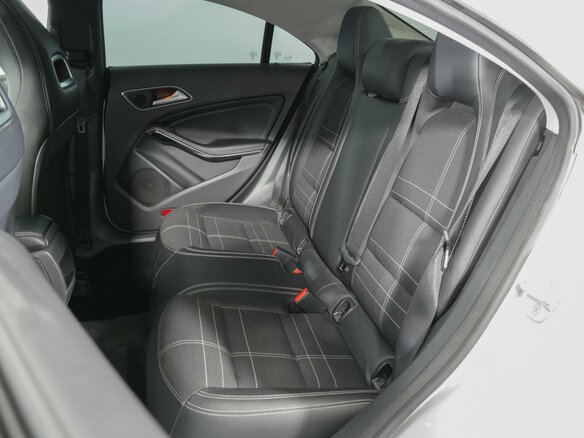 2013 Mercedes-Benz CLA 200 I (C117, X117), серебристый, 1374000 рублей - вид 8