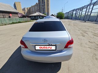 2005 Toyota Belta I, серый, 470000 рублей, вид 2