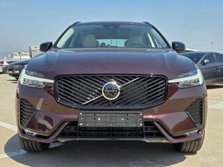 2026 Volvo XC60 II Рестайлинг 2, пурпурный, 7699750 рублей, вид 2