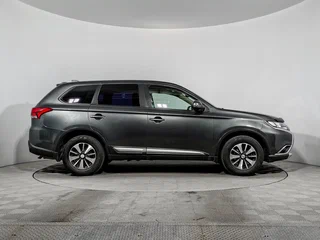 2018 Mitsubishi Outlander III Рестайлинг 3, серый, 1499000 рублей, вид 4