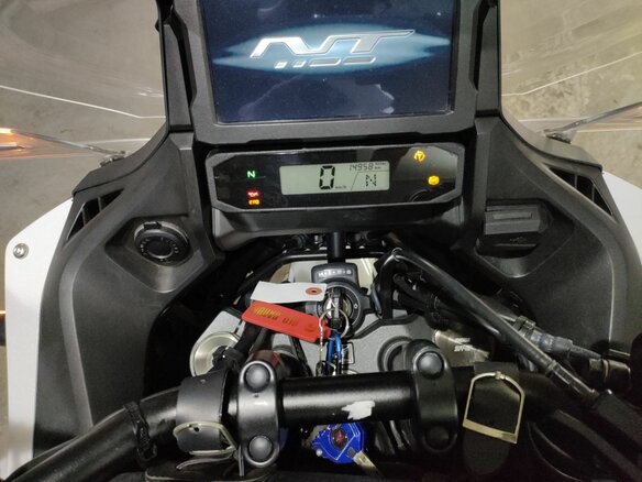 2022 Honda NT1100, белый - вид 4