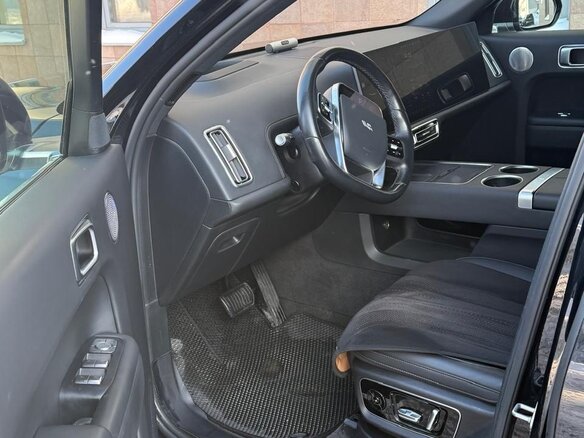 2024 Li Auto (Lixiang) L7 52.3 kWh I Рестайлинг, чёрный, 5200000 рублей - вид 2