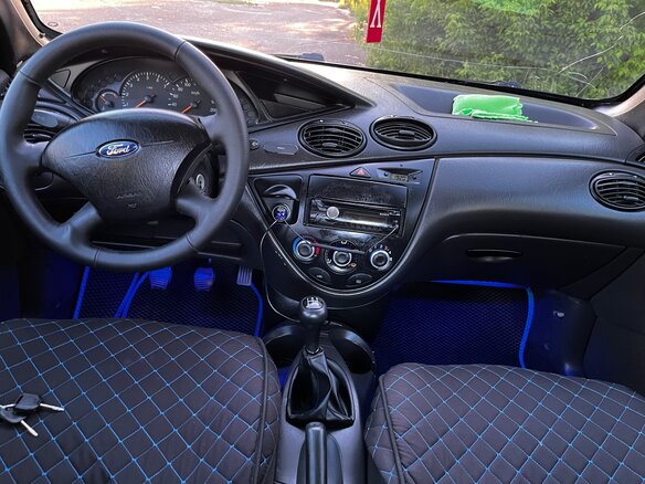 2002 Ford Focus I Рестайлинг, серебристый - вид 7