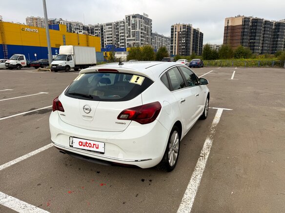 2012 Opel Astra J Рестайлинг, белый, 720000 рублей - вид 5