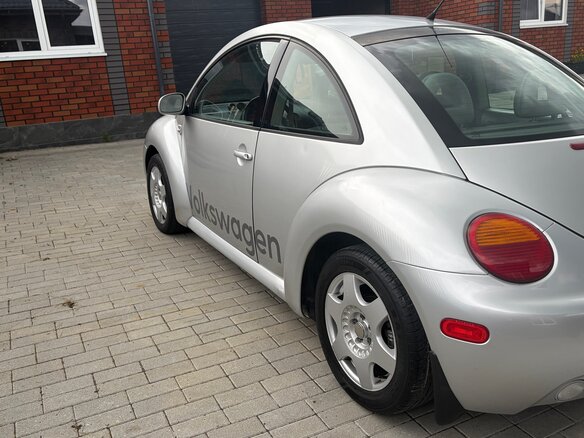 2000 Volkswagen Beetle I (A4), серебристый, 570000 рублей - вид 5