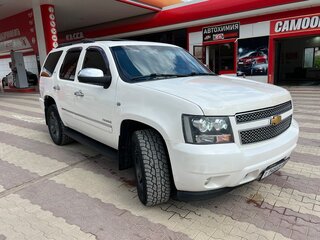 2012 Chevrolet Tahoe 6AT III, белый, 1700000 рублей, вид 1