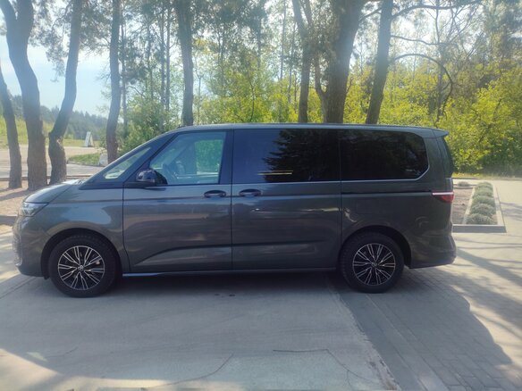 2022 Volkswagen Multivan Long T7, серый, 4700000 рублей - вид 5