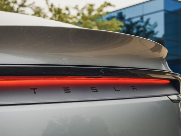 2026 Tesla Model Y Long Range I Рестайлинг, серебристый - вид 19