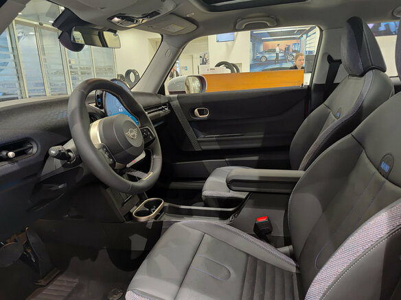 2024 Mini Hatch C IV (F65/F66/J01), красный, 5100000 рублей - вид 15