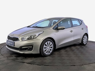 2017 Kia Ceed II Рестайлинг, серебристый, 1300000 рублей, вид 1
