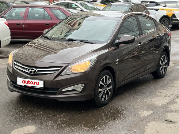 2016 Hyundai Solaris I Рестайлинг, коричневый, 820000 рублей - вид 1