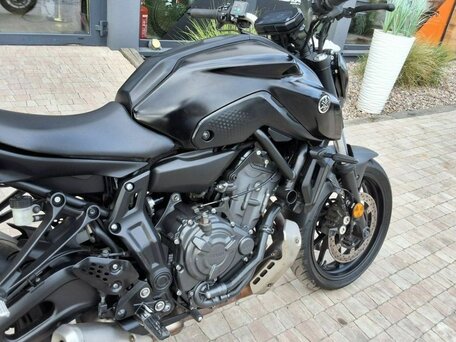 2022 Yamaha MT-07 (FZ-07), чёрный, 600000 рублей, вид 3