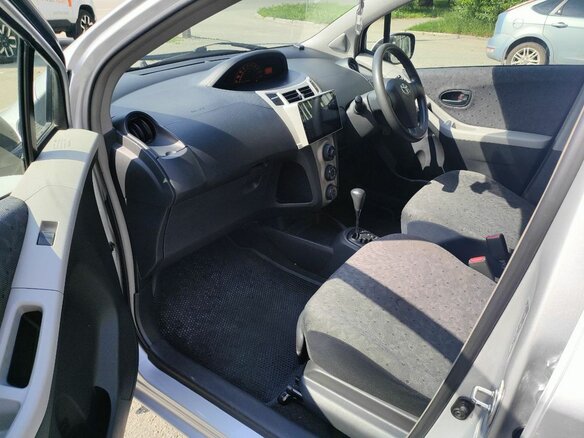 2009 Toyota Vitz II (XP90), серебристый - вид 33
