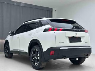2022 Peugeot 2008 II, белый, 1385000 рублей, вид 5