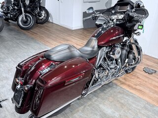 2018 Harley-Davidson Road Glide, пурпурный, 1899000 рублей, вид 5