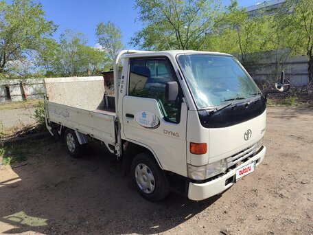 2001 Toyota Dyna, белый, 1455000 рублей, вид 1