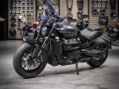 2026 Triumph Rocket 3, чёрный, 3990000 рублей, вид 2