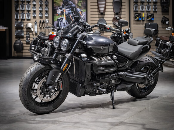 2026 Triumph Rocket 3, чёрный, 3990000 рублей - вид 1