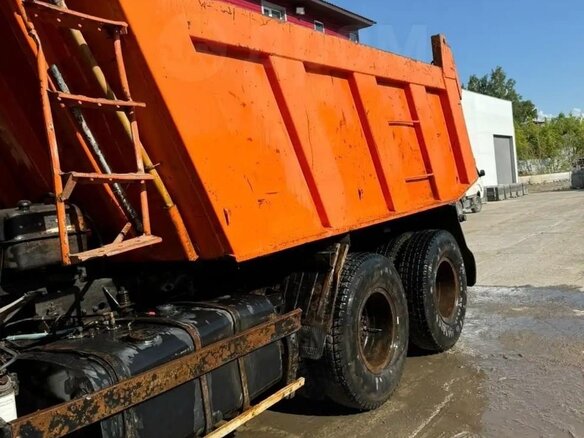 2010 КамАЗ 65115, оранжевый, 1650000 рублей - вид 2