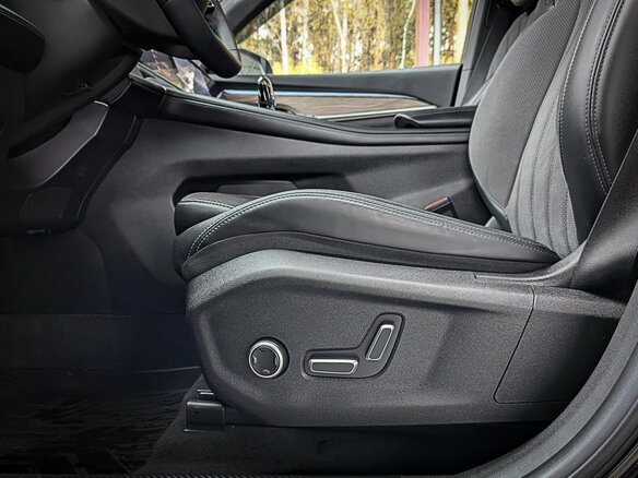 2025 Geely Monjaro I Рестайлинг, чёрный, 3749500 рублей - вид 17