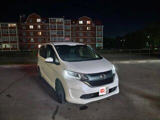 2017 Honda Freed II, белый, 1250000 рублей, вид 3