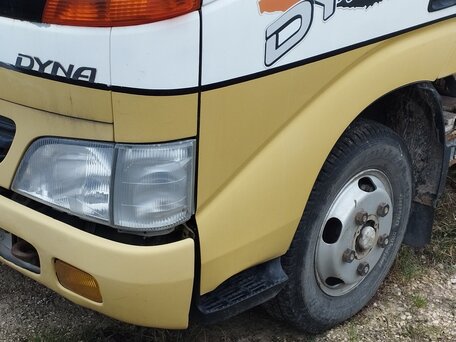 1999 Toyota Dyna, белый, 1600000 рублей, вид 5