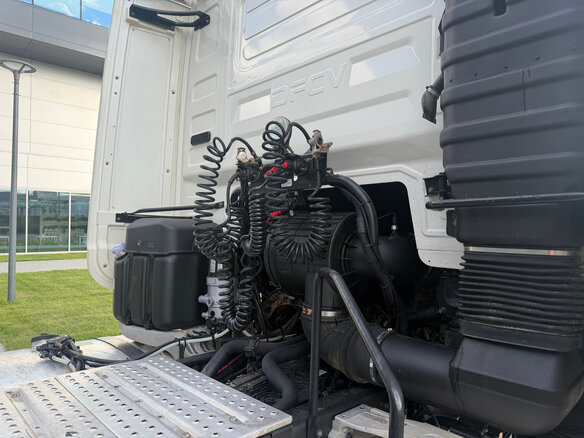 2024 Dongfeng DFH 4251, белый, 8490000 рублей - вид 9