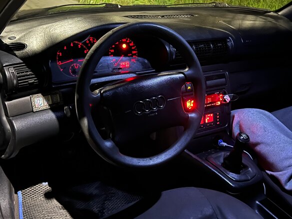 1994 Audi A4 I (B5), синий - вид 14