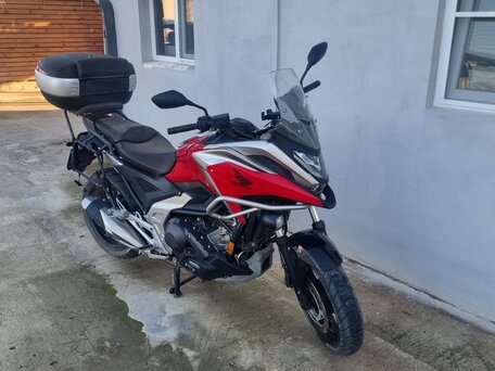 2021 Honda NC 750X, красный, 999000 рублей, вид 2