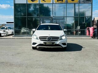 2013 Mercedes-Benz A-Класс 180 III (W176), белый, 1549000 рублей, вид 3