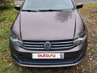 2016 Volkswagen Polo V Рестайлинг, коричневый, 630000 рублей, вид 1