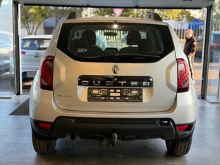 2017 Renault Duster I Рестайлинг, серебристый, 819000 рублей, вид 4