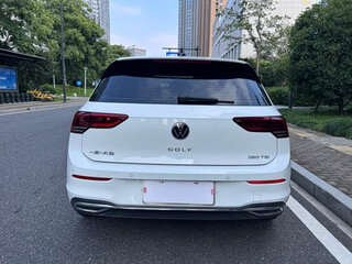 2024 Volkswagen Golf VIII, белый, 1900000 рублей, вид 3