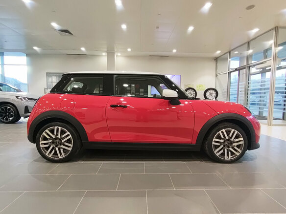 2024 Mini Hatch C IV (F65/F66/J01), красный, 5100000 рублей - вид 3