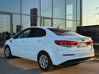 2015 Kia Rio III Рестайлинг, белый, 1170000 рублей, вид 2