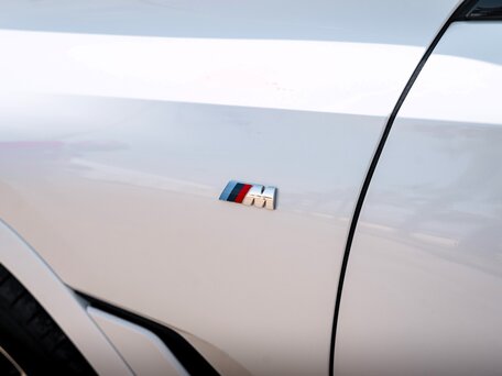2020 BMW X6 40i III (G06), белый, 7499900 рублей, вид 4