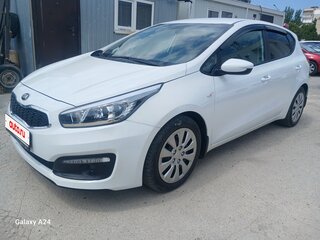 2016 Kia Ceed II Рестайлинг, белый, 1299999 рублей, вид 1