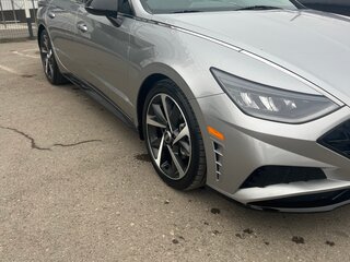 2021 Hyundai Sonata VIII (DN8), серебристый, 2550000 рублей, вид 1