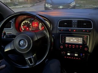 2014 Volkswagen Polo V, чёрный, 500000 рублей, вид 5