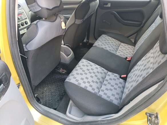 2008 Ford Focus II Рестайлинг, жёлтый, 370000 рублей - вид 16