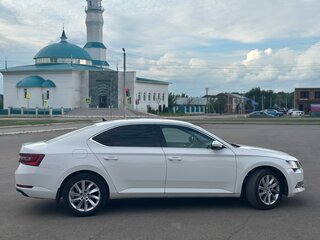 2016 Skoda Superb III, белый, 1550000 рублей, вид 4