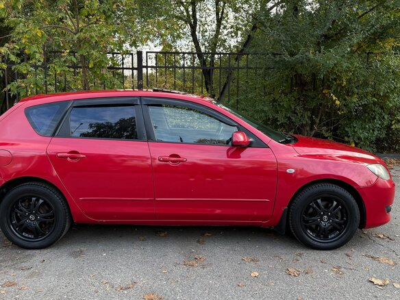 2006 Mazda 3 I (BK) Рестайлинг, красный, 480000 рублей - вид 4