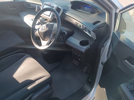 2013 Honda Freed I Рестайлинг, серебристый, 1200000 рублей, вид 5
