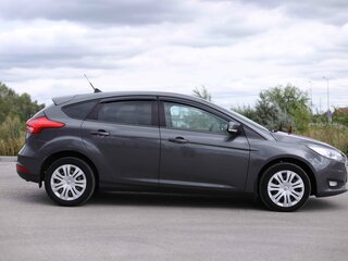 2017 Ford Focus III Рестайлинг, серый, 706807 рублей, вид 4