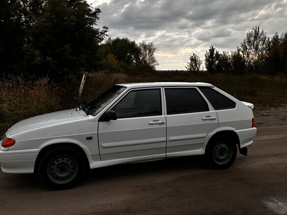 2012 Lada (ВАЗ) 2114, белый, 400000 рублей - вид 4