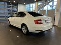 2017 Skoda Octavia III (A7) Рестайлинг, белый, 1540000 рублей - вид 4