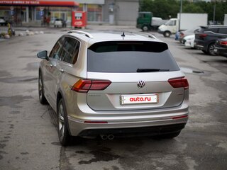 2018 Volkswagen Tiguan II, серебристый, 3150000 рублей, вид 3
